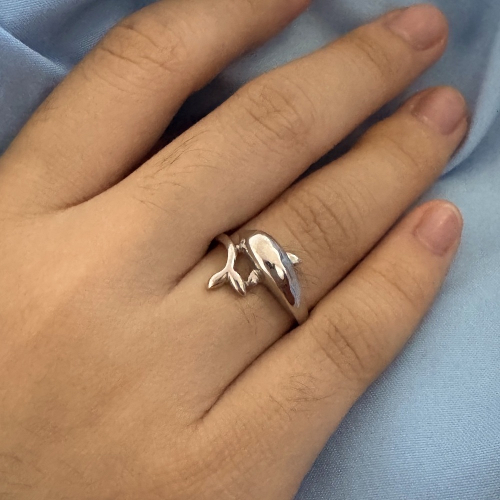 Silver Dolphin 🐬 Ring, Size 7”
